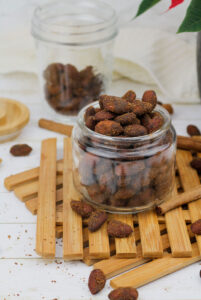 Kraukšķīgas Ziemassvētku mandeles